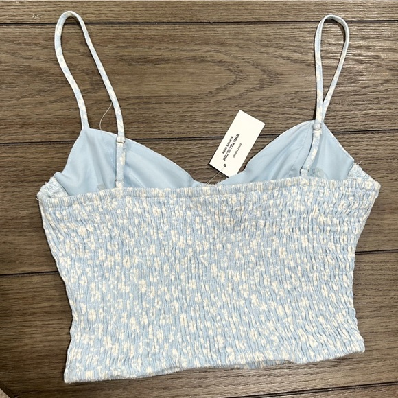 Rsq crop floral blue and white top size small - Picture 5 of 7